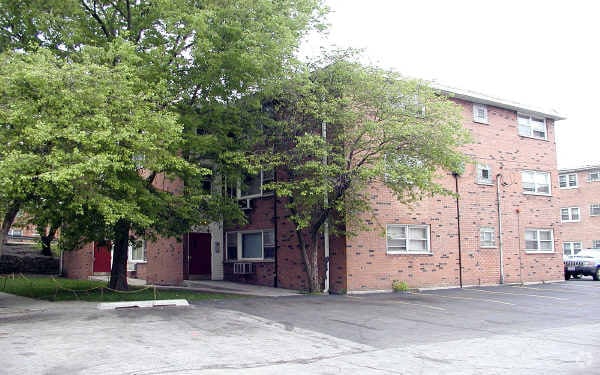 Building Photo - 14020 S School St