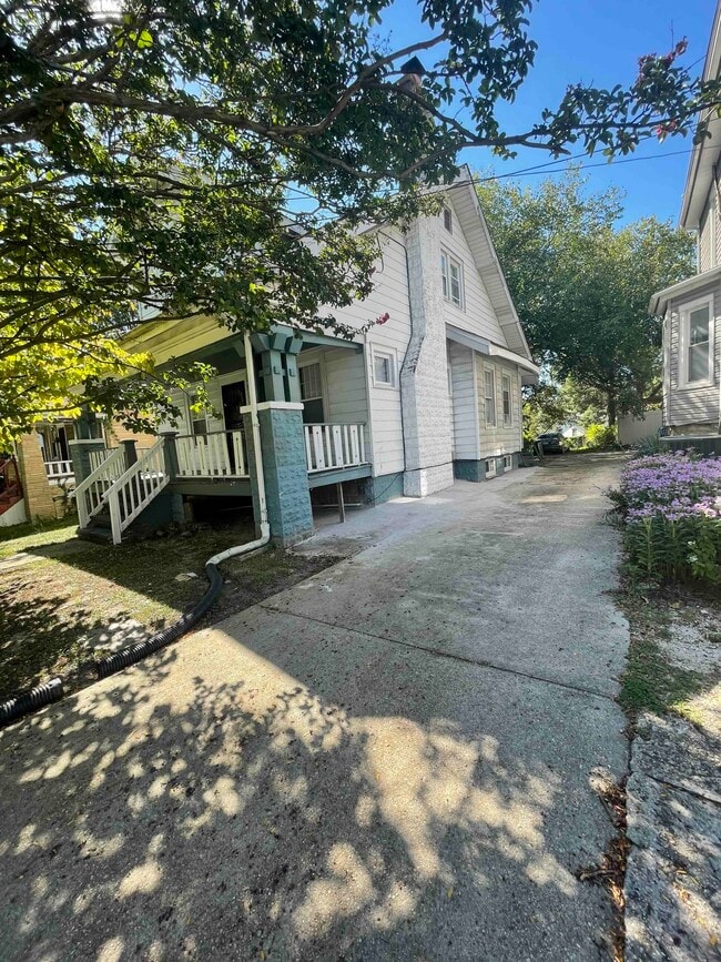 Photo - 3006 South Dakota Ave NE