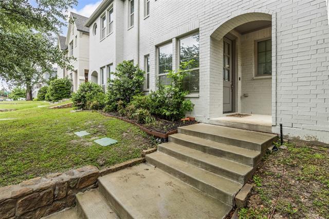 Photo - 2611 McCart Ave Townhome