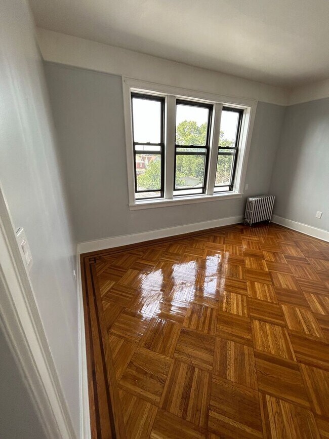 23 Trefoil Manor