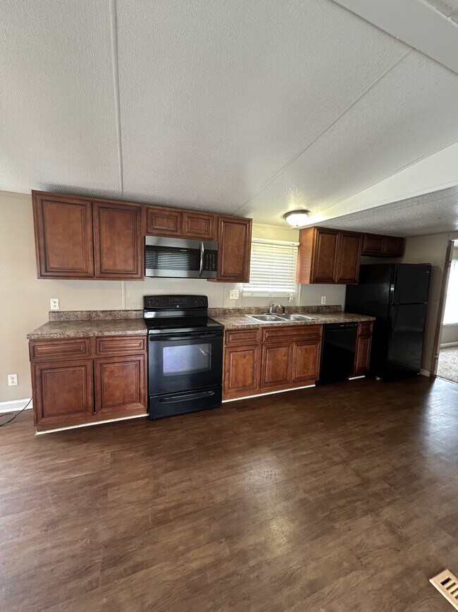 Photo - 313 Belew St