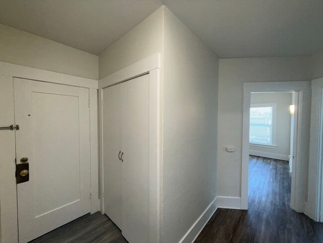 916-922 Orange Ave.