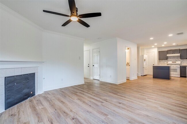 1106 Hughmont Dr