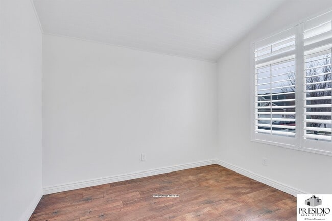 Photo - 727 Sandhill Dr