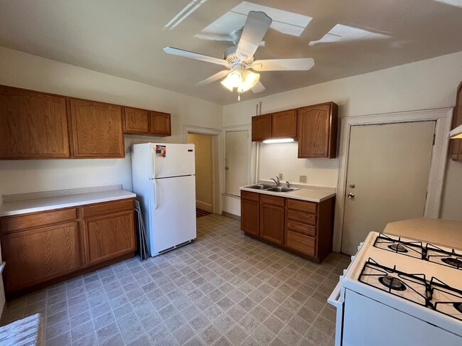 Photo - 406 W Mifflin St