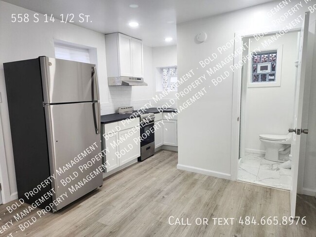 Building Photo - 558 S 14 1/2 St