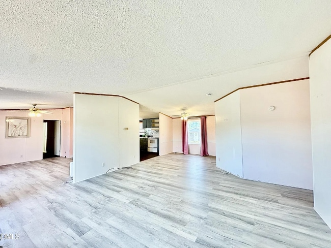 Photo - 287 Oliver Loop Rd