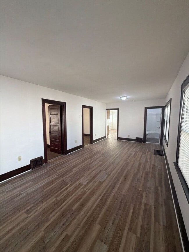 Photo - 780 Northfield Rd