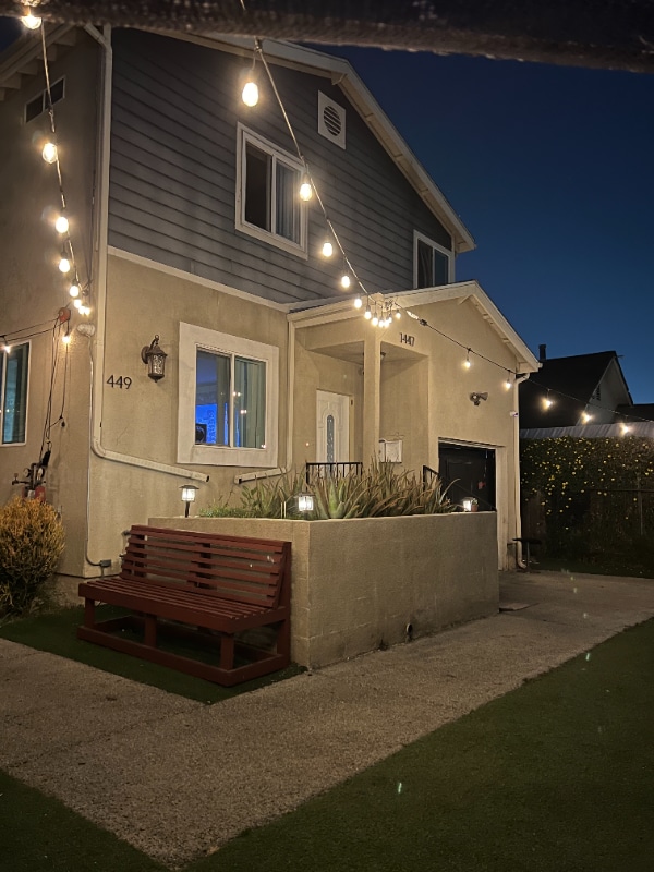 Building Photo - 1449 E 25th St