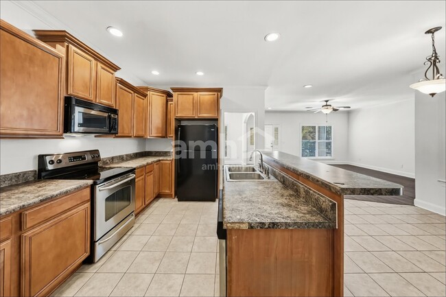 Photo - 5966 Armadale Dr