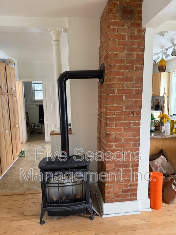 Photo - 384 St Paul St