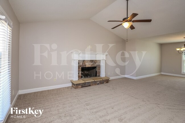 Photo - 1666 Dillard Way