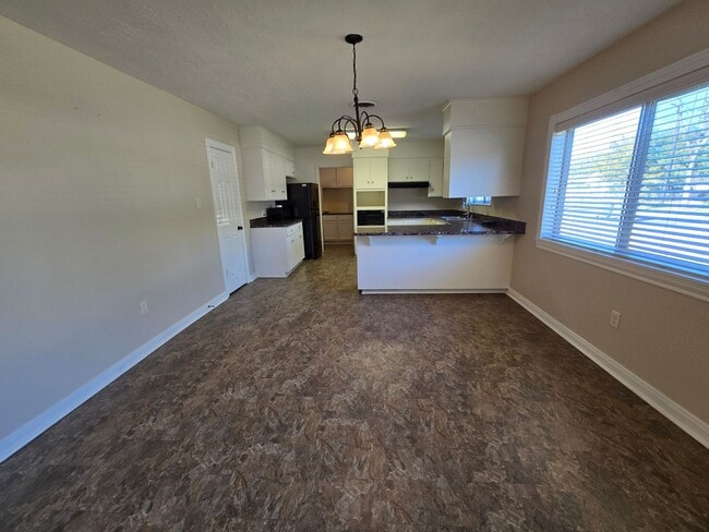Photo - Spacious 3 Bedroom 2 Bath in Bryan!