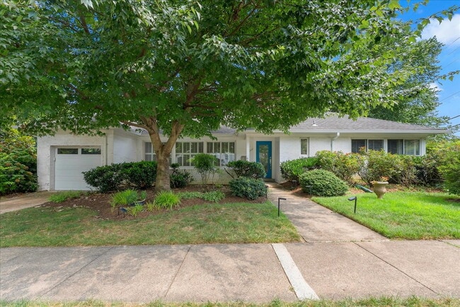 Building Photo - "Charming 4-Bed Retreat with Granite Kitch... Rental