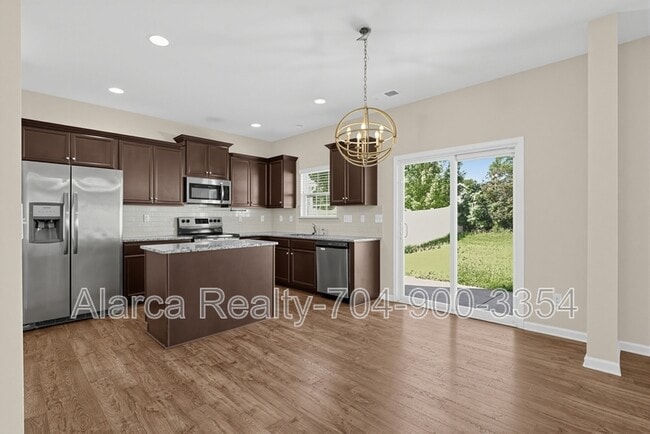 Photo - 9724 Chase View Dr