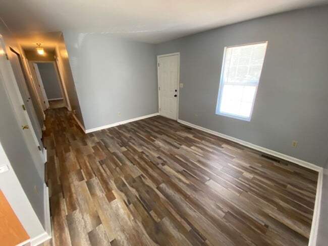 Photo - Rural & Adorable Rancher for Rent on large lot!