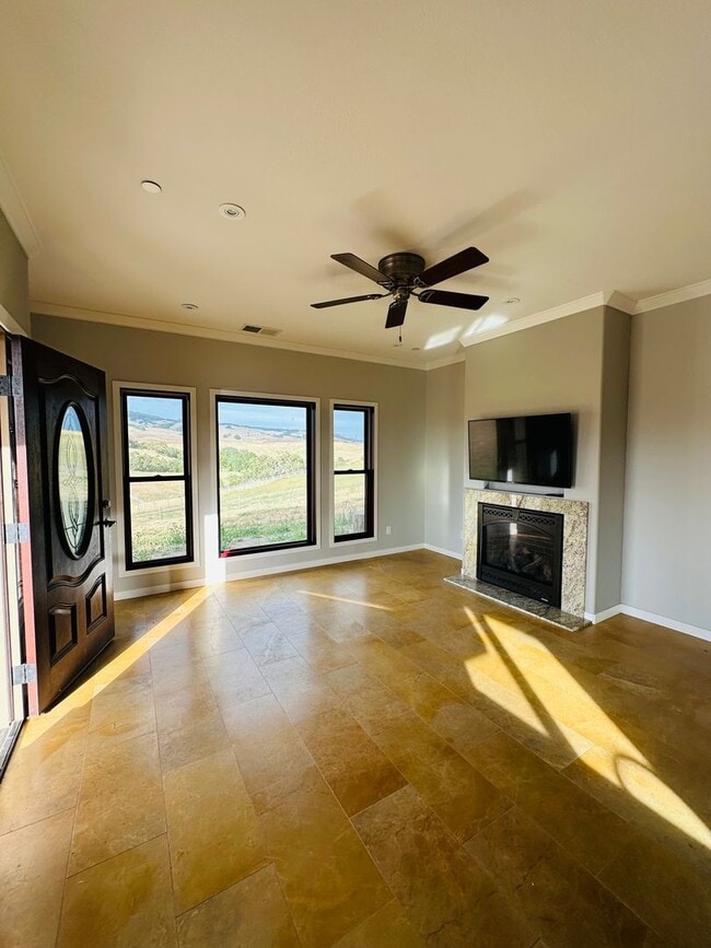 Photo - Serene 2-Bedroom Mountain Retreat with Stunning Views