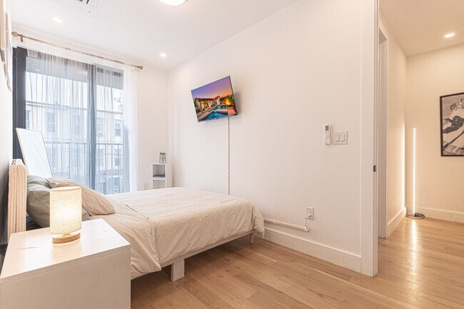 Photo - 233 Covert St. Unit SI ID1515247P