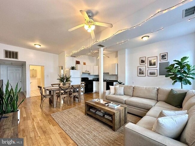 Building Photo - 1214 N 5th St