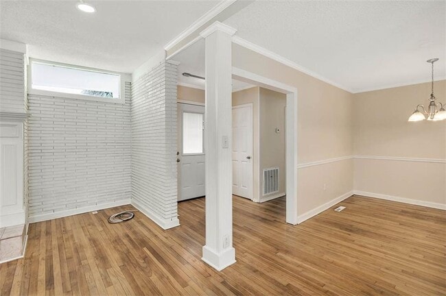 Photo - 2908 Mimosa Rd