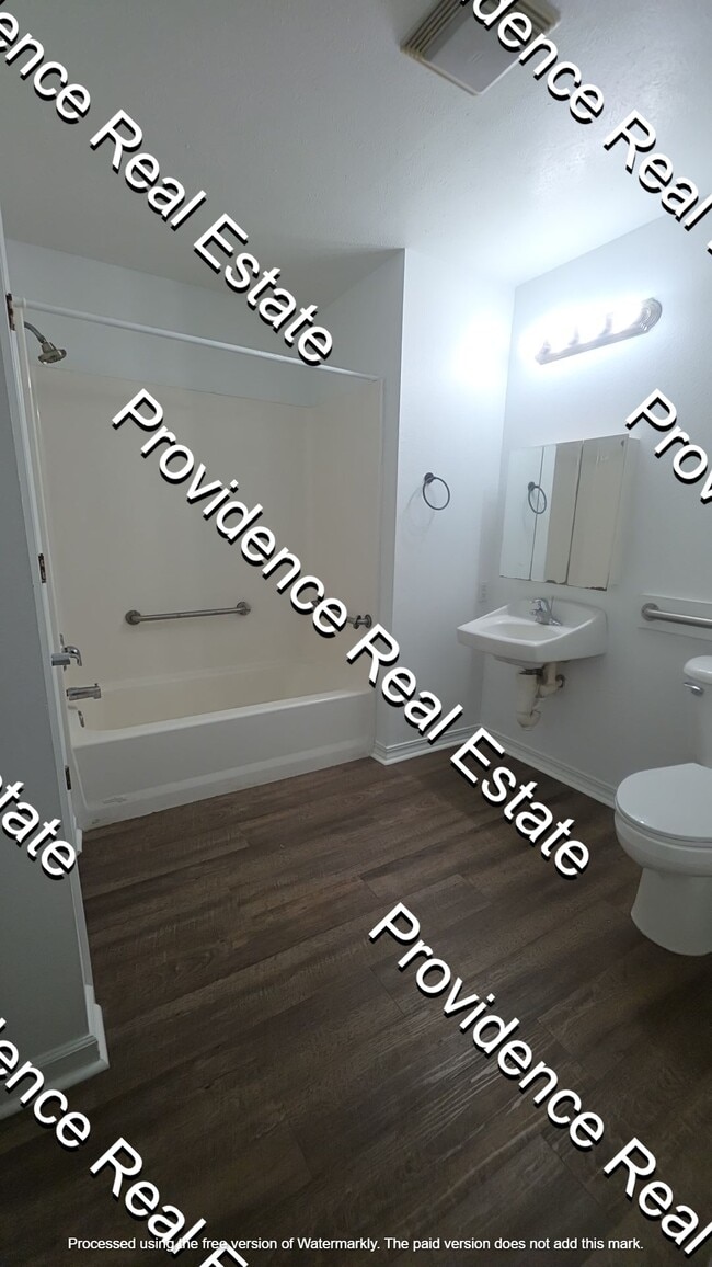 Photo - 165 Greene Ln