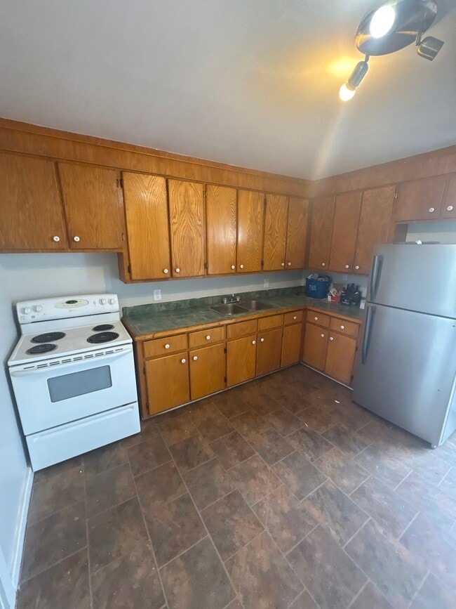 Building Photo - 17 Copp Ave Unit B6