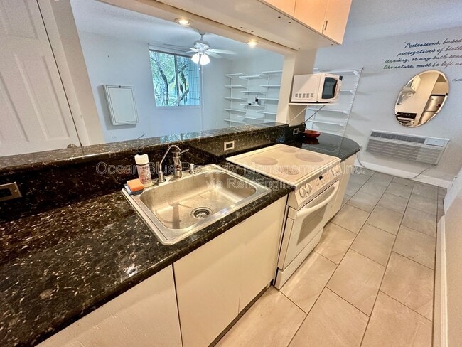 Photo - 1301 S Howard Ave Unit B23