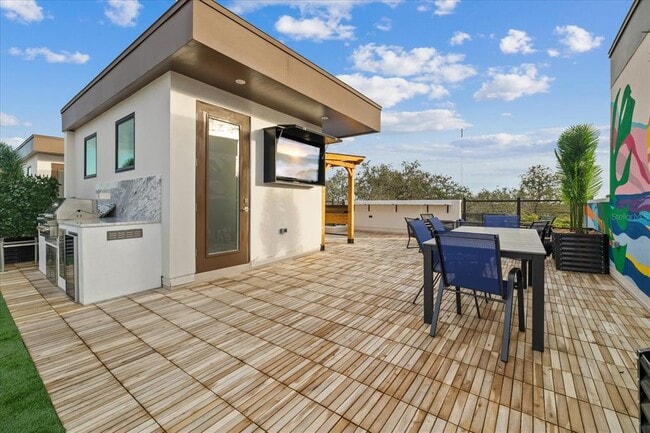 Photo - 623 Petit Wy