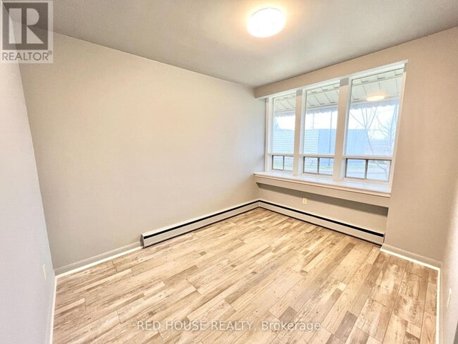 Photo - 55 John St Unité #1