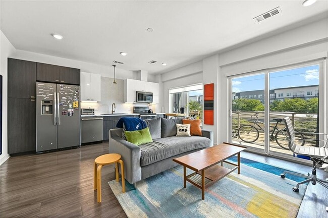 Photo - 4361 S Congress Ave Unidad 228 Rental