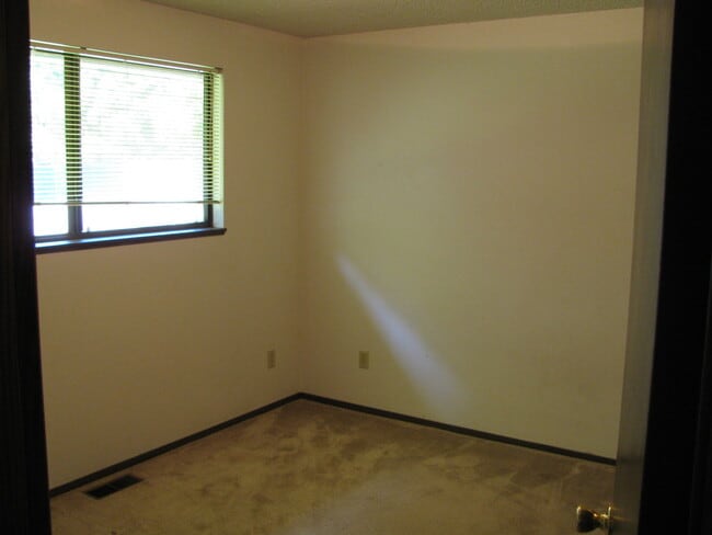 Photo - 12859 NW Dogwood St