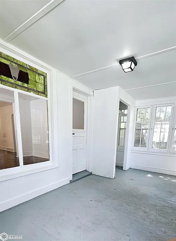 Photo - 107 E Vest St