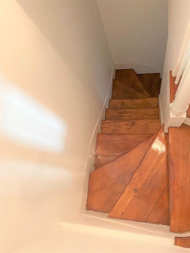 Photo - 225 Broadway Unidad 7