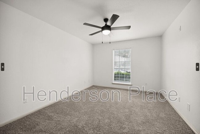 Photo - 170 Henderson St