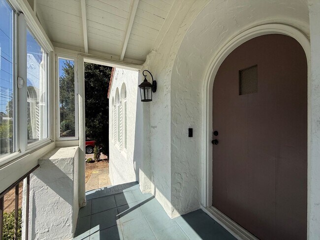 912 N Humboldt St Unit 1