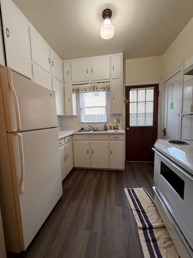 Photo - Cute and FURNISHED 1 bedroom, 1 bath duplex AVAILABLE NOW!