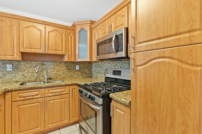 Building Photo - 1300 W 47th Pl Unit 223
