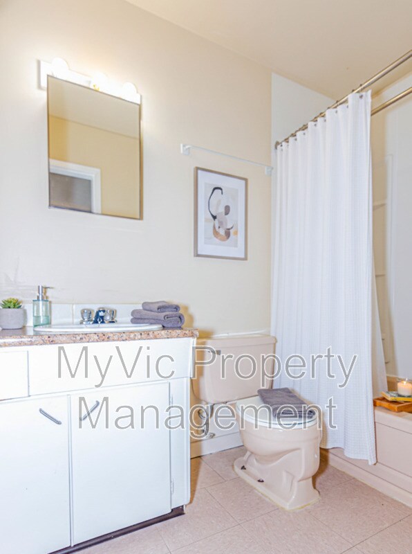 Photo - 10040-10154 154 St Unit One-Bedroom