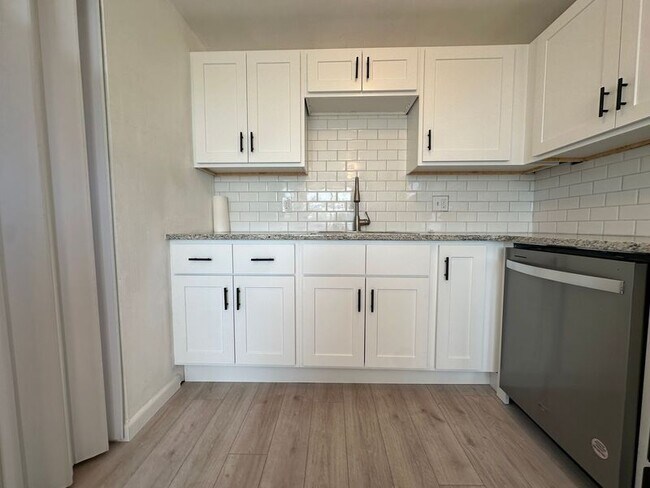 Photo - 875 S Quebec St Unit Apt 18