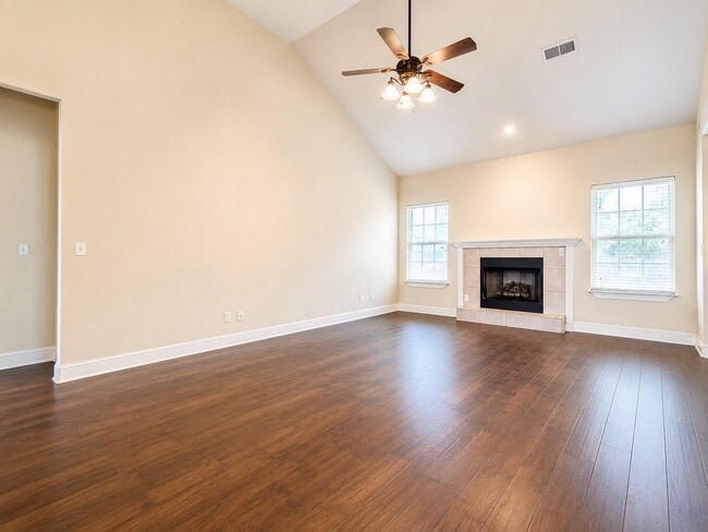 1252 N Cannondale Dr