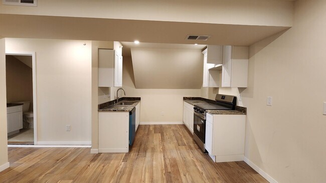 Photo - 908 E Gorham St Unidad 3