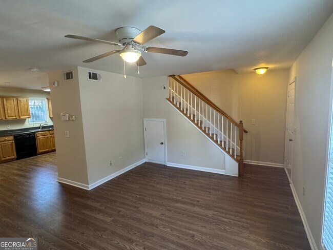Photo - 710 Summer Pl NW