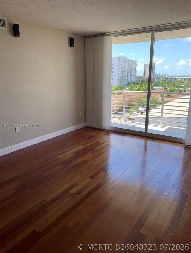 Photo - 18800 NE 29th Ave Unit 815