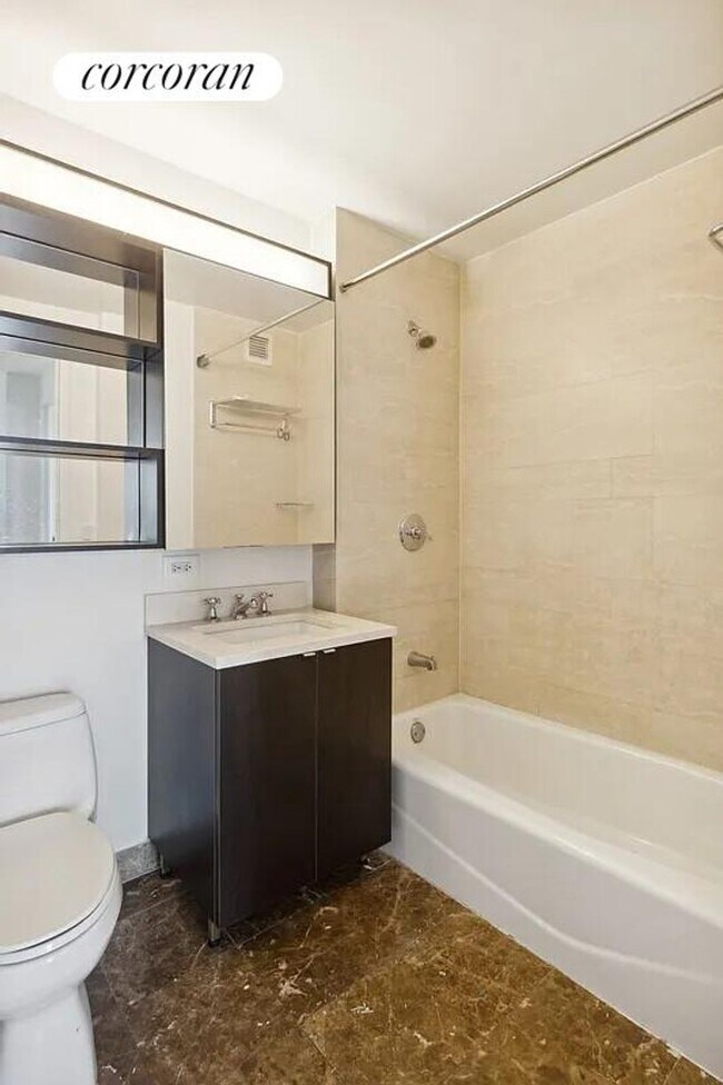 Photo - 215 E 96th St