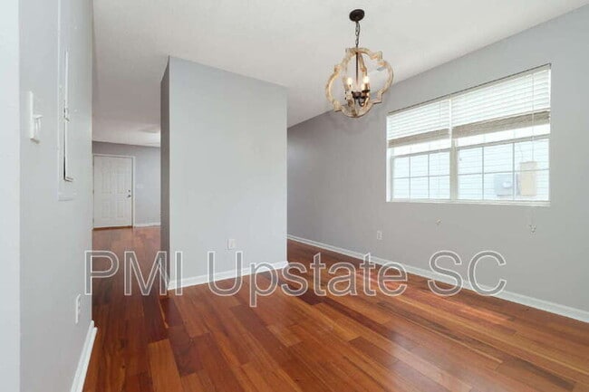 Photo - 12 Hayfield Ln
