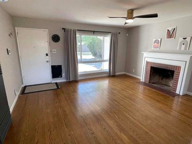 Photo - 2005 Joan Way