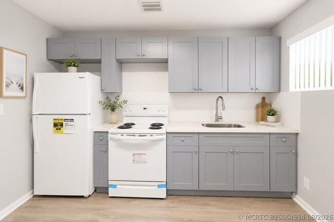 1565 W 28th St Unit REAR
