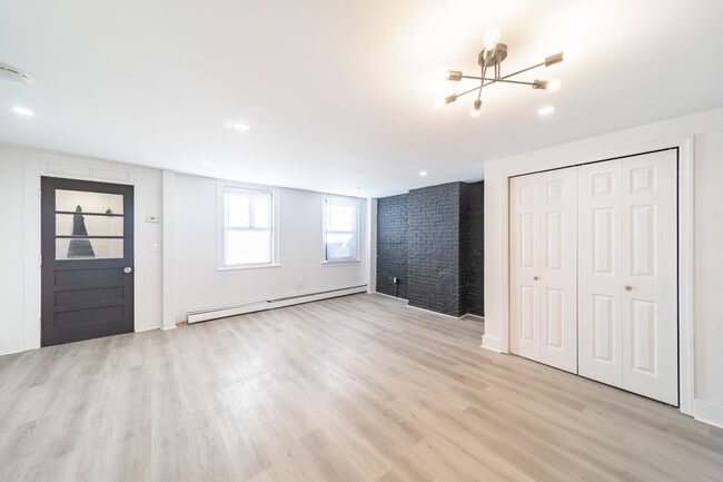 Building Photo - 169 Halladay St