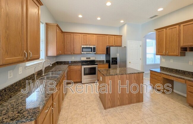 Photo - 129 Castlegate Ln