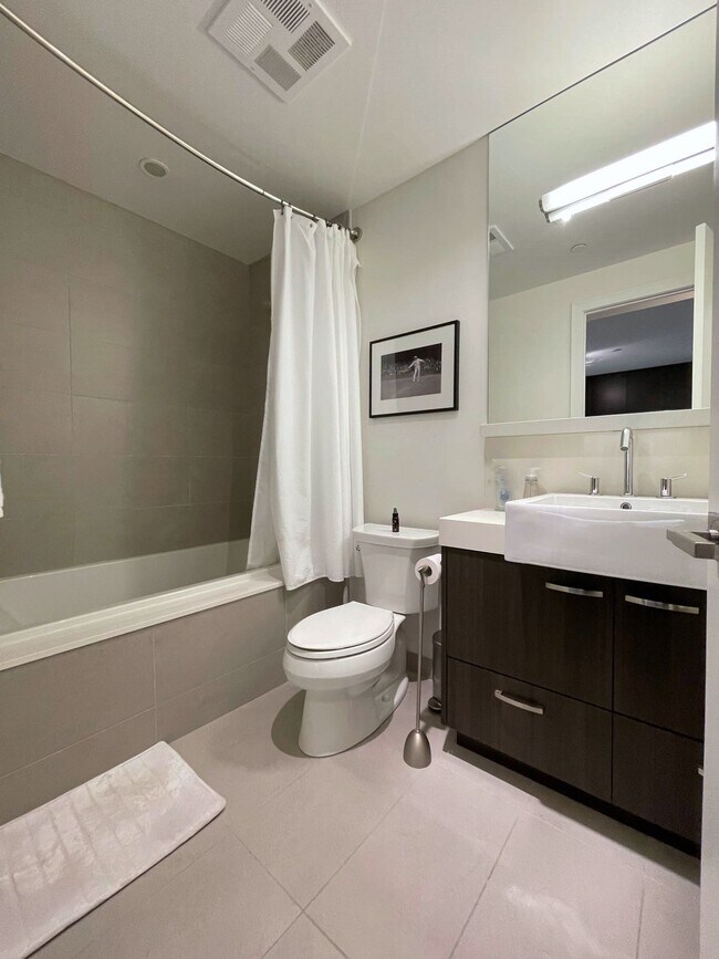 Photo - 170 Avenue Rd Unité 207